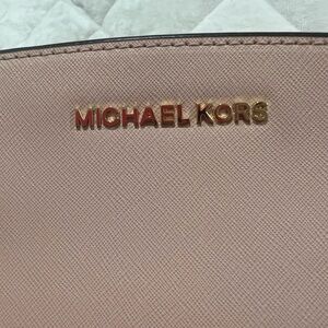 Small dusty pink Michael kors purse